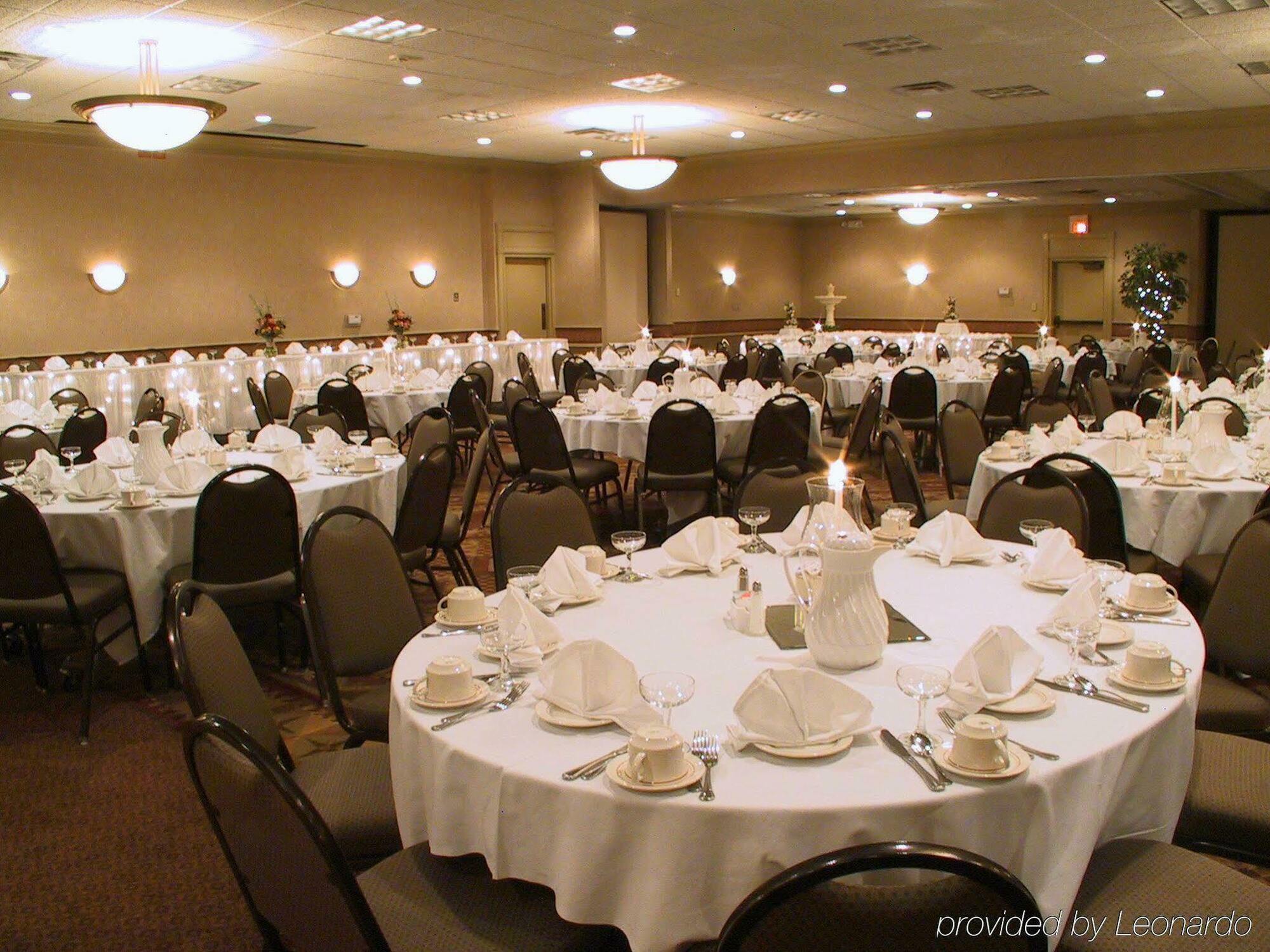 Holiday Inn Coralville - Iowa City By Ihg المطعم الصورة
